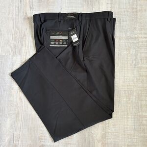NWT 40x30 Greg Norman Flat Front Black polyester blend Mens Pants